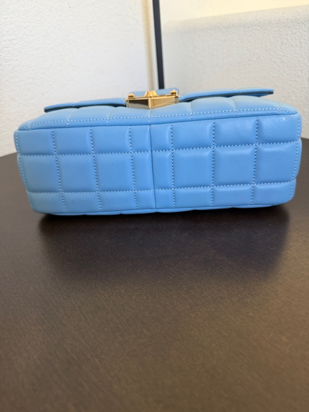 LIKE NEW Michael Kors BLUE Quilted Shoulder Bag. - Picture 9 of 9